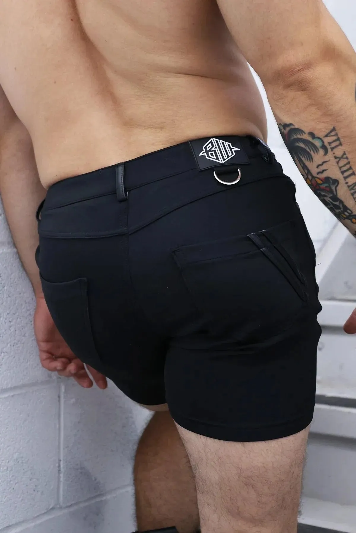 DOWN LOW SHORTS - BLACK