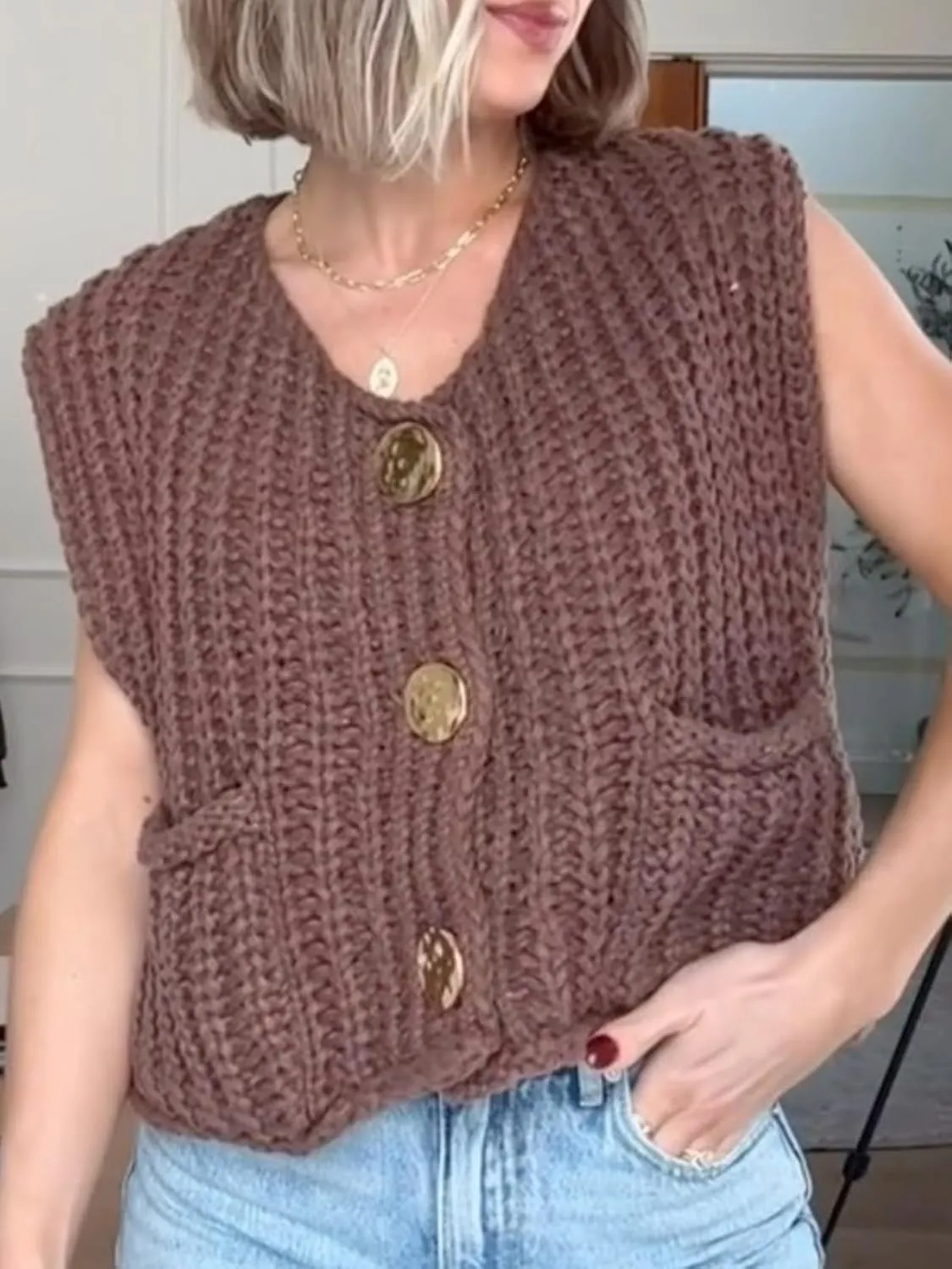 KEOMUD Women's Sleeveless Cropped Knit Cardigan 2025 Casual Button Down Crochet Sweater Vest Tops with Pockets