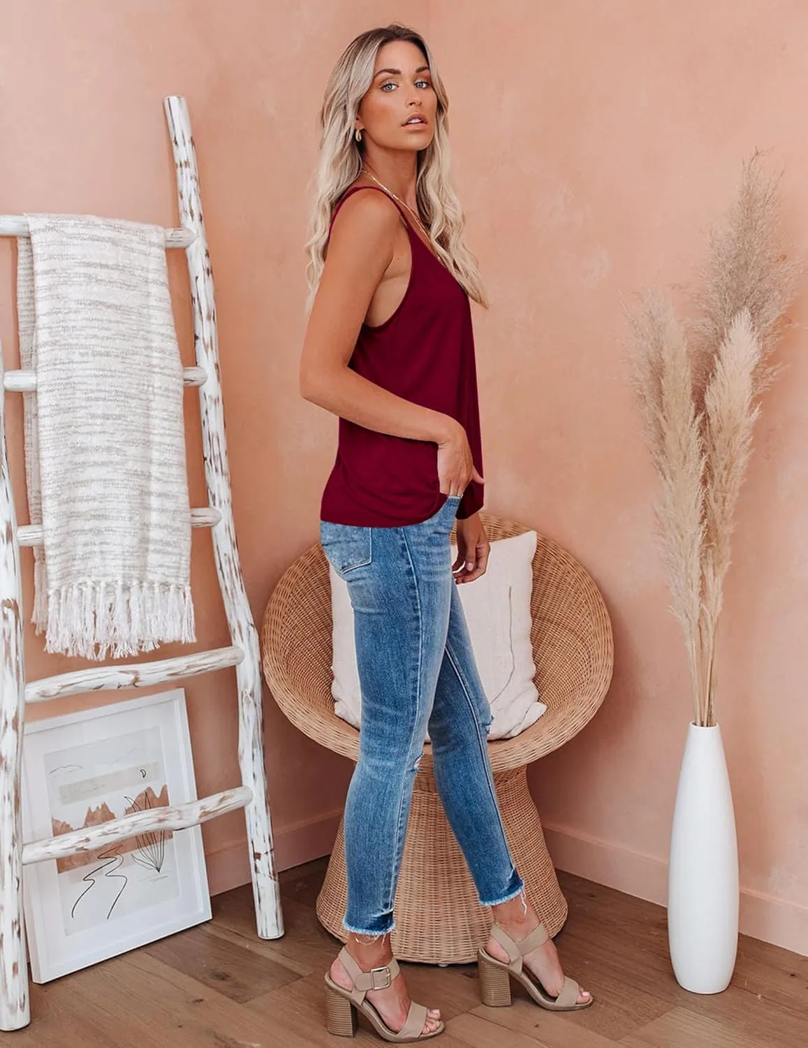 Zeagoo Womens V Neck Camisole Tank Top Strap Sleeveless T Shirt Casual Loose Vest Blouse - S-XXL